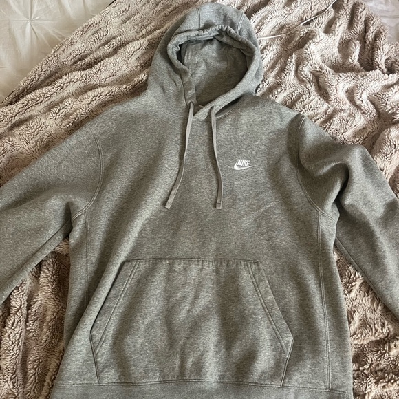 Nike Heather Gray Men's Hoodie - Picture 1 of 3